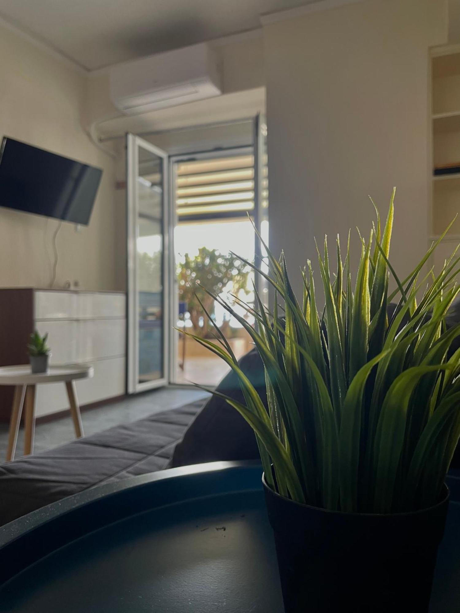Apartment Sea La Vie - Beachfront Retreat Loutraki (Corinthia)