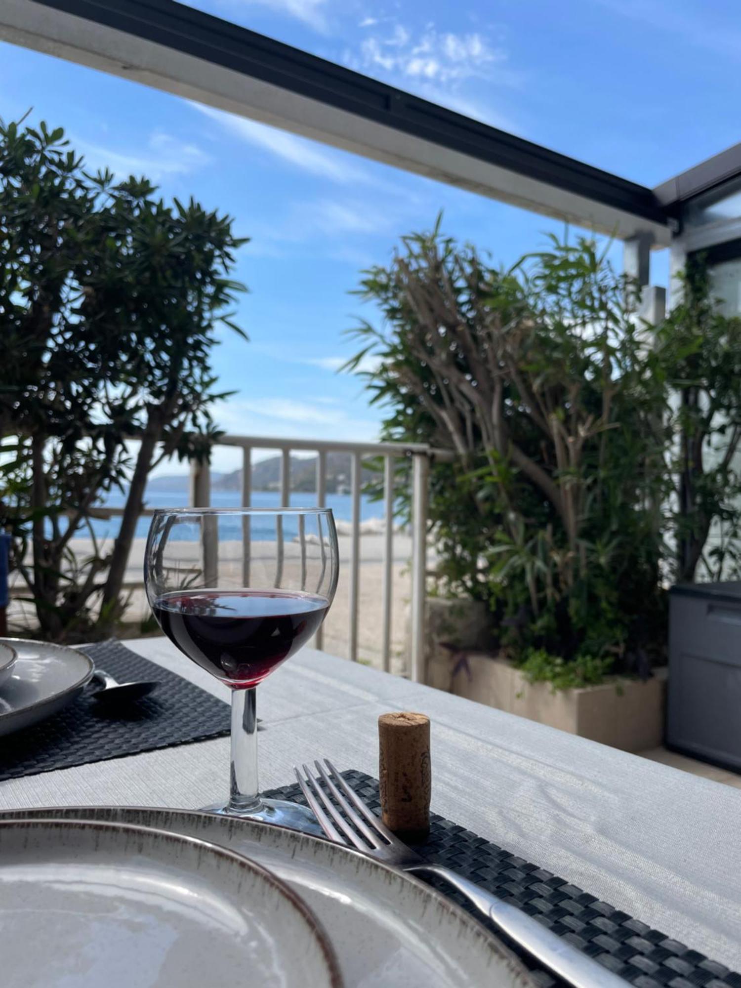 Sea La Vie - Beachfront Retreat Loutraki (Corinthia)