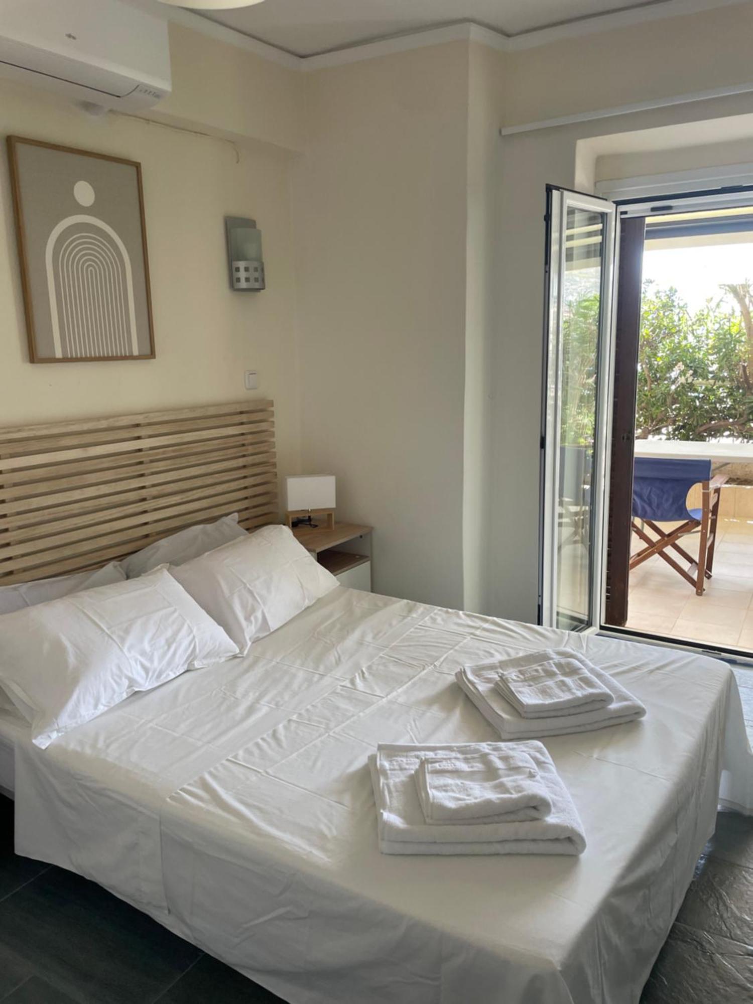 Sea La Vie - Beachfront Retreat Loutraki (Corinthia)